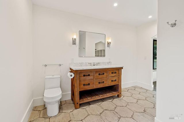 549 Catherine Ct, Santa Rosa, CA 95409