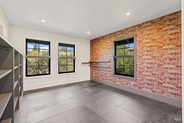 549 Catherine Ct, Santa Rosa, CA 95409