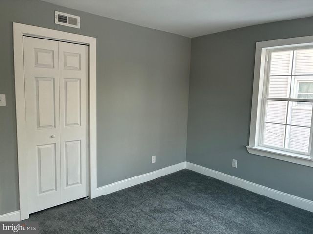 80 E 3RD ST, Moorestown, NJ 08057