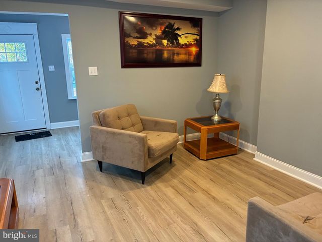 80 E 3RD ST, Moorestown, NJ 08057