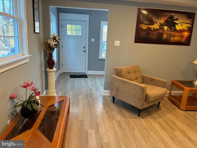 80 E 3RD ST, Moorestown, NJ 08057