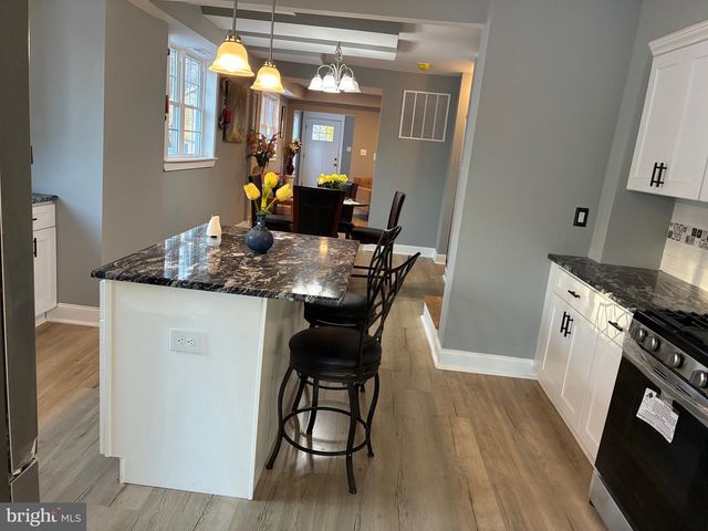 80 E 3RD ST, Moorestown, NJ 08057