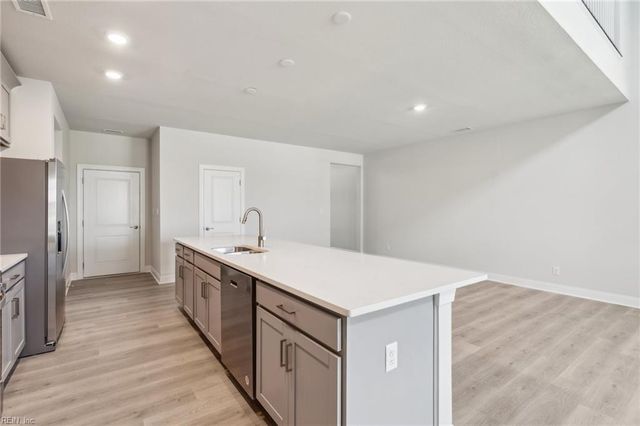 2005 Barton LN, Chesapeake, VA 23322