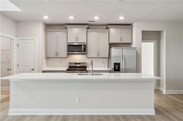 2005 Barton LN, Chesapeake, VA 23322