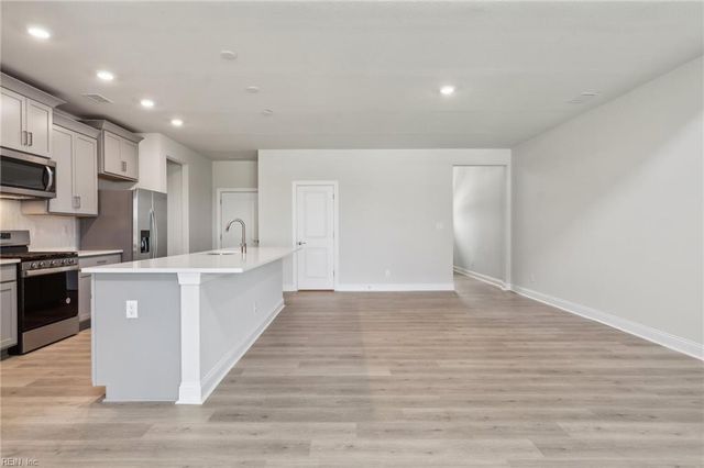 2005 Barton LN, Chesapeake, VA 23322