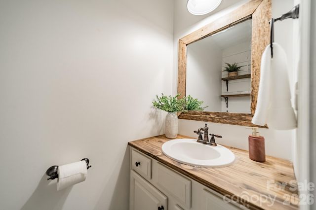 1594 High Ridge Drive, Stanley, NC 28164