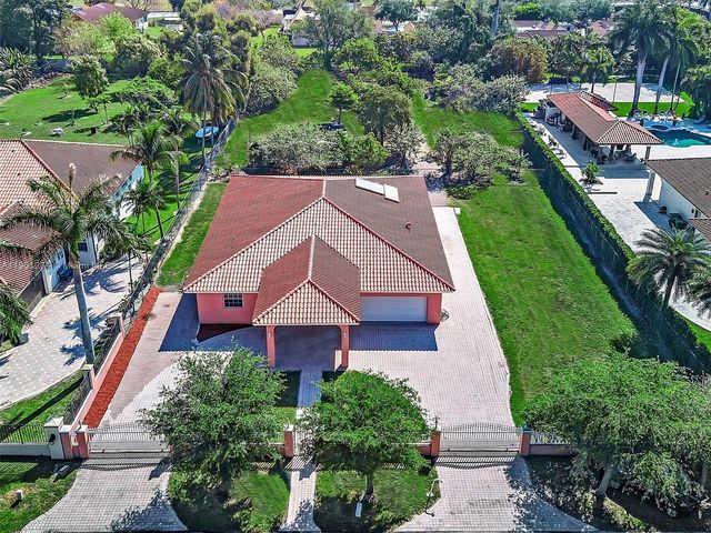 279 NW 119th Ave., Miami, FL 33182