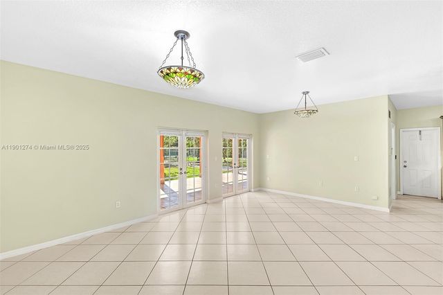 279 NW 119th Ave., Miami, FL 33182