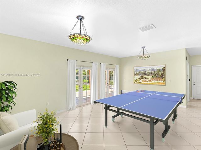 279 NW 119th Ave., Miami, FL 33182