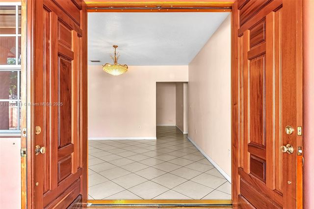 279 NW 119th Ave., Miami, FL 33182
