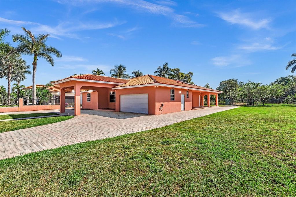 279 NW 119th Ave., Miami, FL 33182