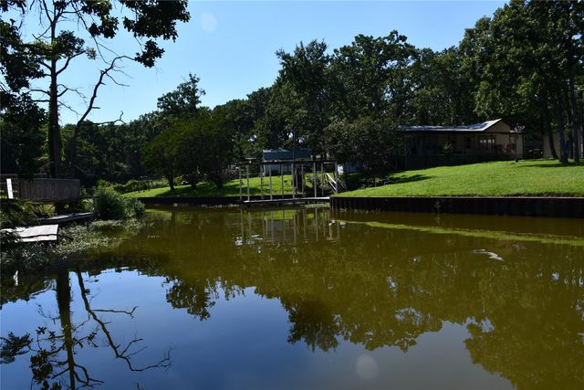 114 Navarro Drive, Mabank, TX 75156