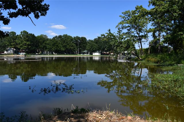 114 Navarro Drive, Mabank, TX 75156