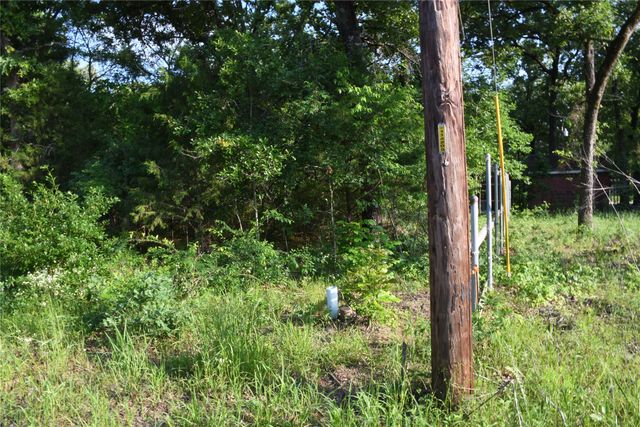 114 Navarro Drive, Mabank, TX 75156