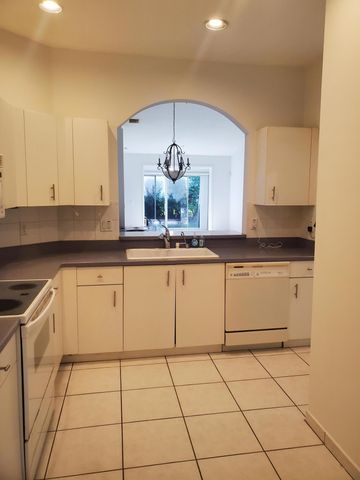 10724 ROYAL CARIBBEAN Circle, Boynton Beach, FL 33437