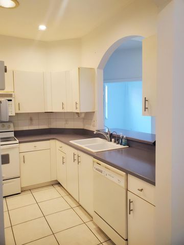 10724 ROYAL CARIBBEAN Circle, Boynton Beach, FL 33437