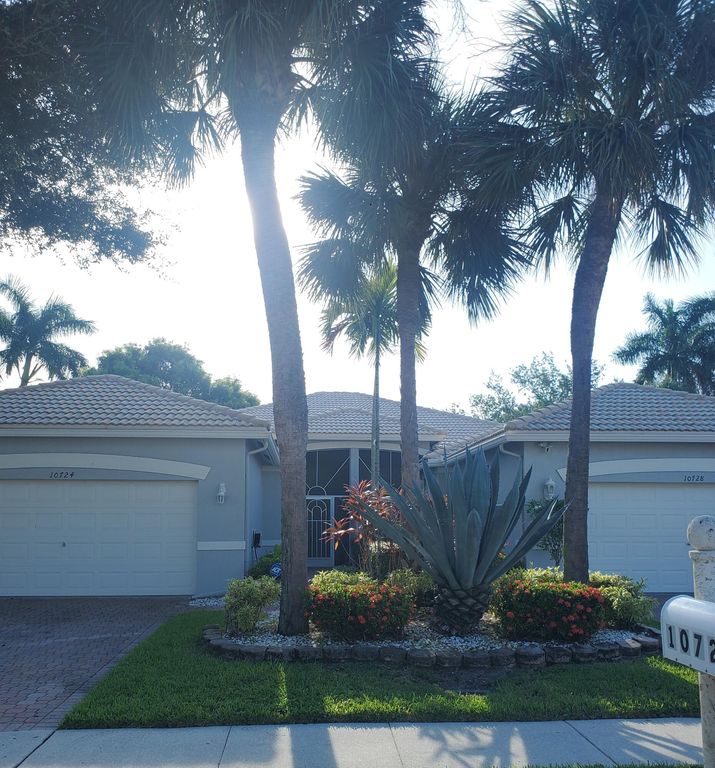 10724 ROYAL CARIBBEAN Circle, Boynton Beach, FL 33437