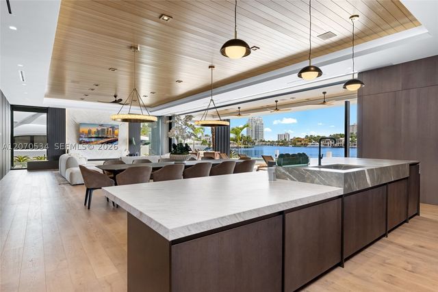 1400 W Lake Dr, Fort Lauderdale, FL 33316