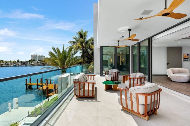 1400 W Lake Dr, Fort Lauderdale, FL 33316