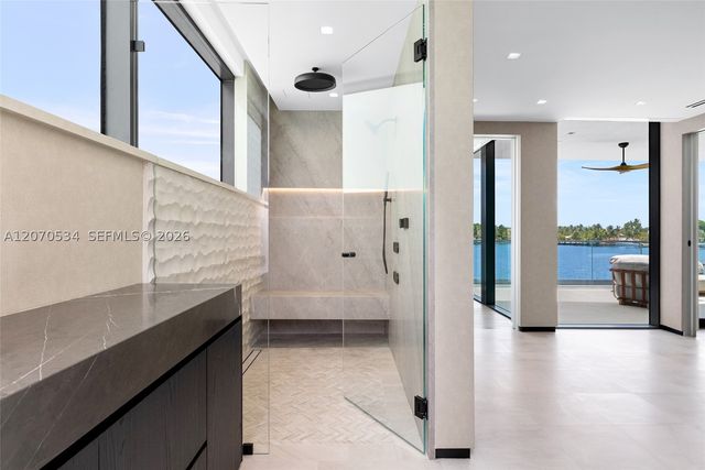 1400 W Lake Dr, Fort Lauderdale, FL 33316