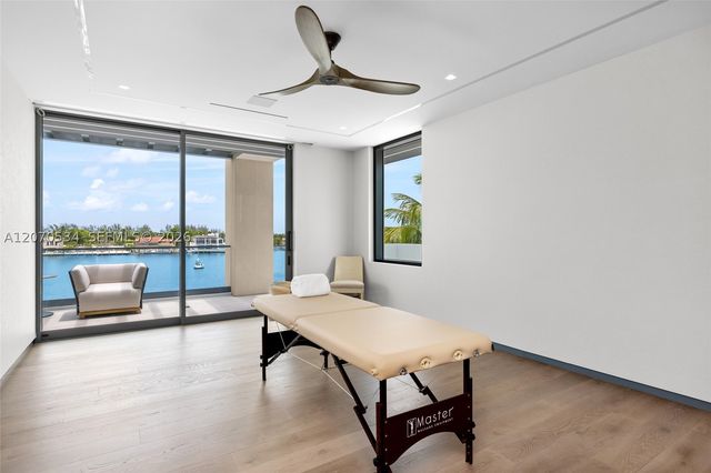 1400 W Lake Dr, Fort Lauderdale, FL 33316