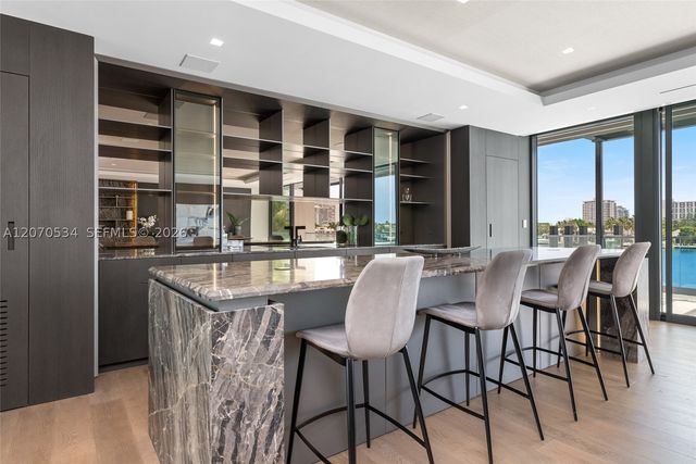 1400 W Lake Dr, Fort Lauderdale, FL 33316