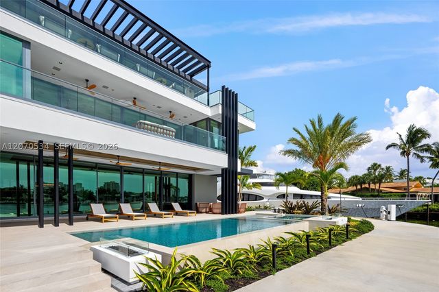 1400 W Lake Dr, Fort Lauderdale, FL 33316
