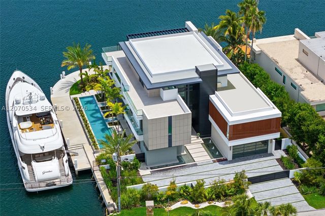 1400 W Lake Dr, Fort Lauderdale, FL 33316