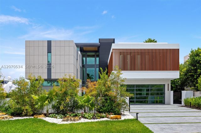 1400 W Lake Dr, Fort Lauderdale, FL 33316