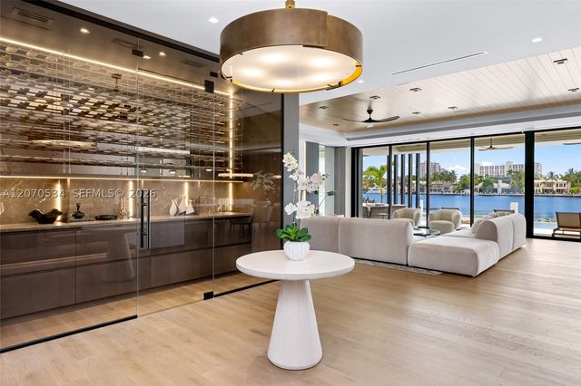 1400 W Lake Dr, Fort Lauderdale, FL 33316