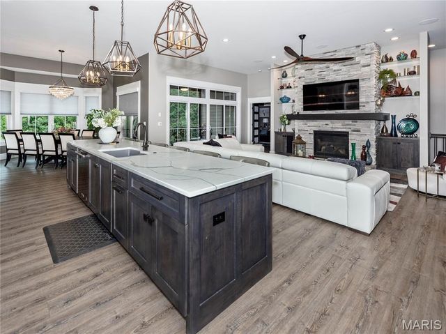6312 Shelton Court, Maryville, IL 62062