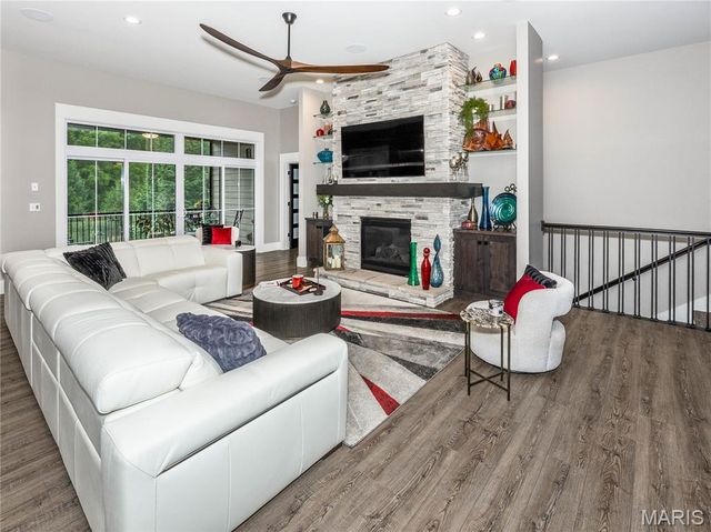 6312 Shelton Court, Maryville, IL 62062