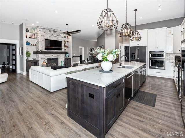 6312 Shelton Court, Maryville, IL 62062