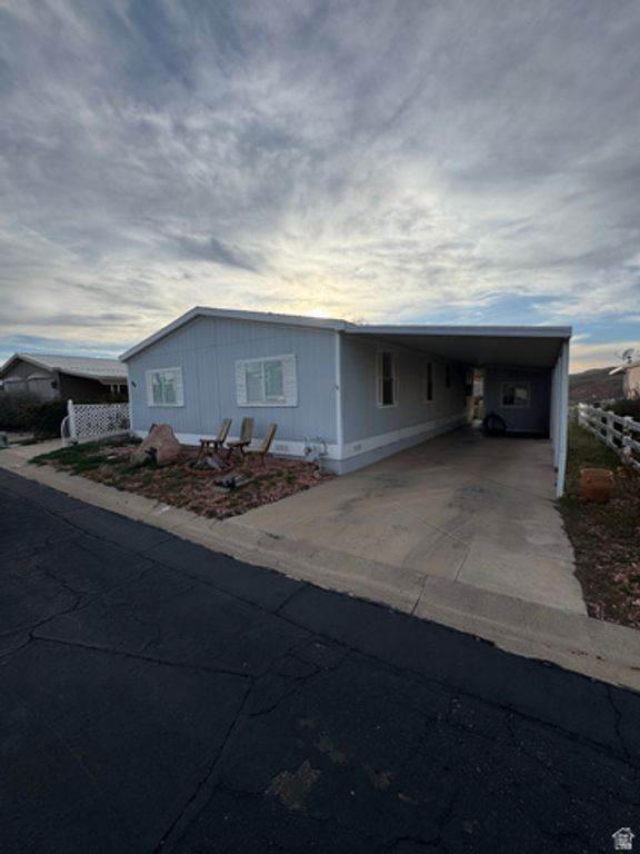 99 N 3950 W, Hurricane, UT 84737