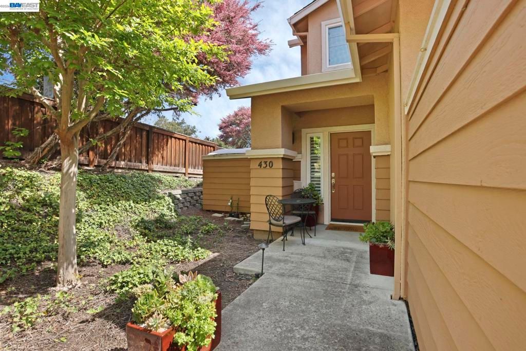 Image 4 of property listing at 430 Sutter Creek Lane, San Ramon, CA 94583