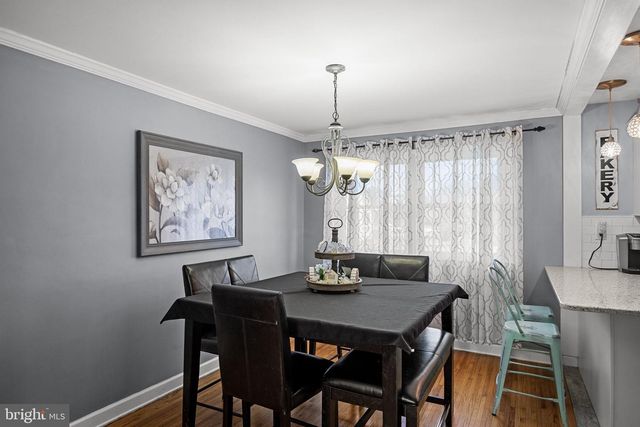 298 LILAC LN, Cinnaminson, NJ 08077