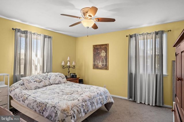 298 LILAC LN, Cinnaminson, NJ 08077