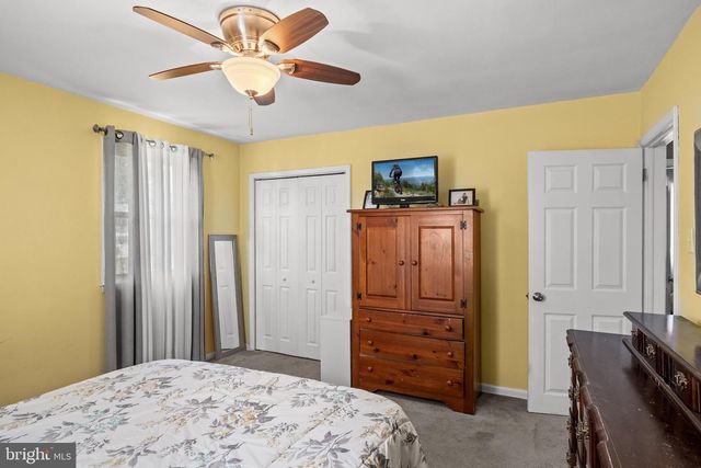 298 LILAC LN, Cinnaminson, NJ 08077
