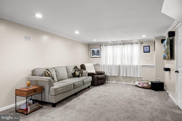 298 LILAC LN, Cinnaminson, NJ 08077