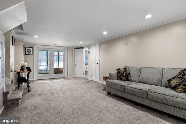 298 LILAC LN, Cinnaminson, NJ 08077