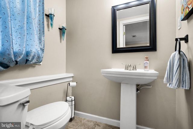 298 LILAC LN, Cinnaminson, NJ 08077