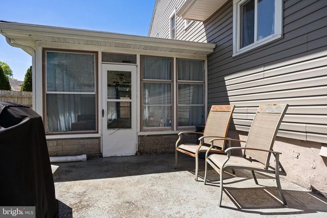 298 LILAC LN, Cinnaminson, NJ 08077