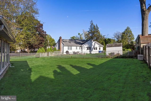 298 LILAC LN, Cinnaminson, NJ 08077