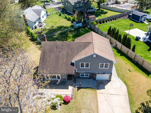 298 LILAC LN, Cinnaminson, NJ 08077
