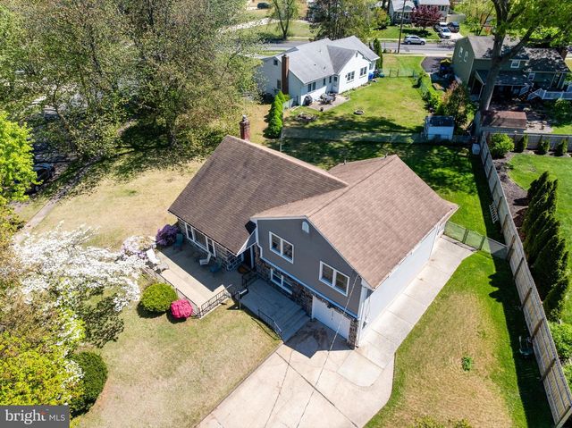 298 LILAC LN, Cinnaminson, NJ 08077