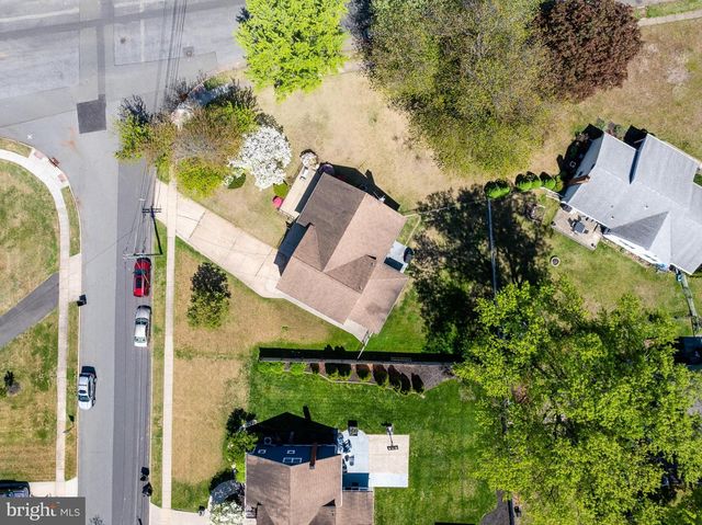 298 LILAC LN, Cinnaminson, NJ 08077