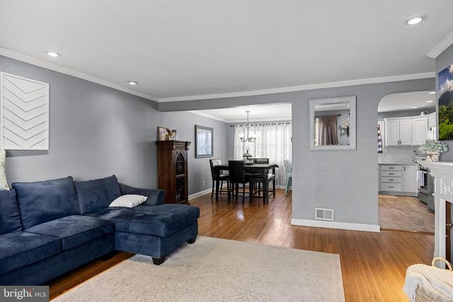 298 LILAC LN, Cinnaminson, NJ 08077