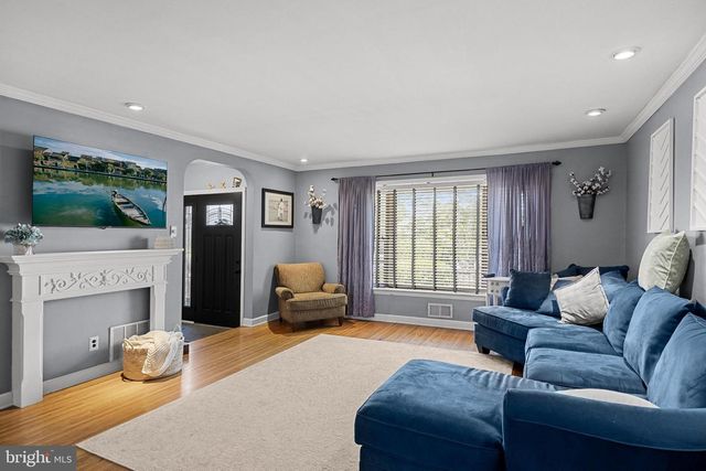 298 LILAC LN, Cinnaminson, NJ 08077