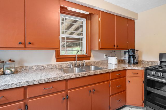 8586 E Main Street, Galesburg, MI 49053