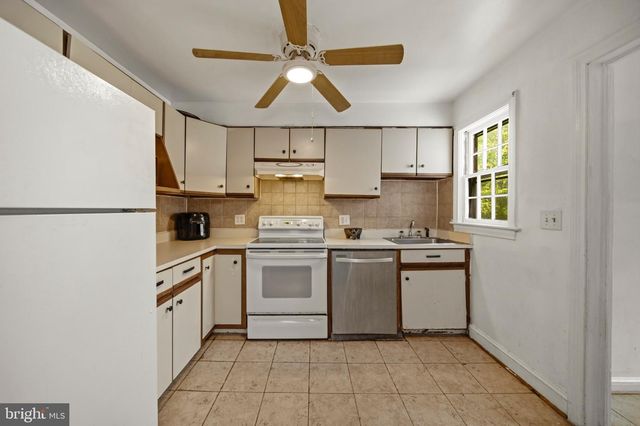 8902 MARQUIS LN, Clinton, MD 20735